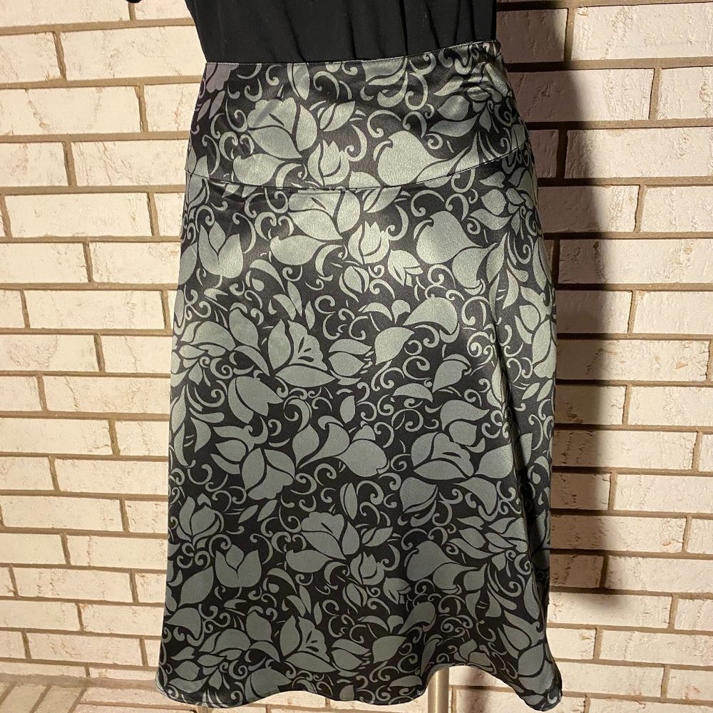 NY&Co - Black & Gray Skirt.  Wide waist band, side zipper.  SZ 12